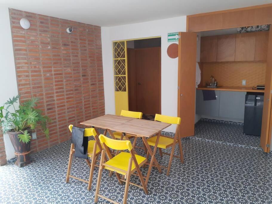 Estudio #5 Casa Fatima, 8 Min Del Centro 1 Persona Γκουανταλαχάρα Εξωτερικό φωτογραφία